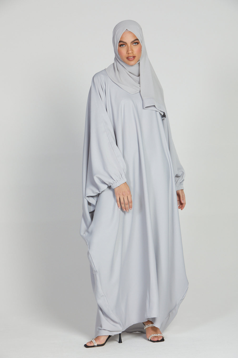 CLOSED FARASHA WITH ELASTICATED CUFF - LIGHT GREY